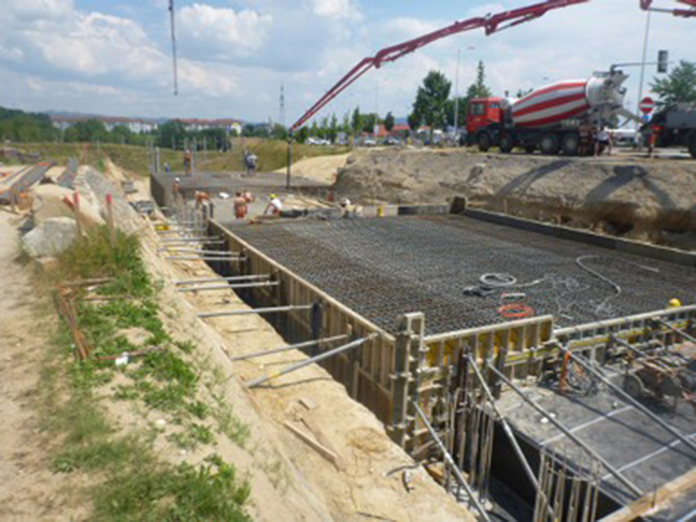 Spatenstich und erste Arbeiten StadtRegioTram Traun