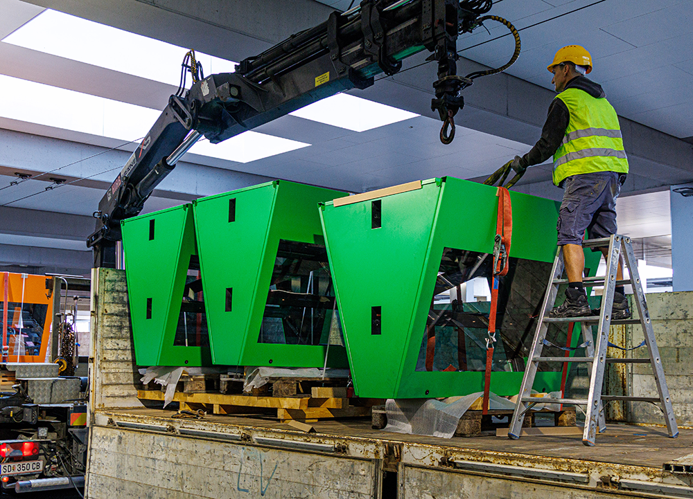 wegweiser-busterminal-linz-mike-wolf